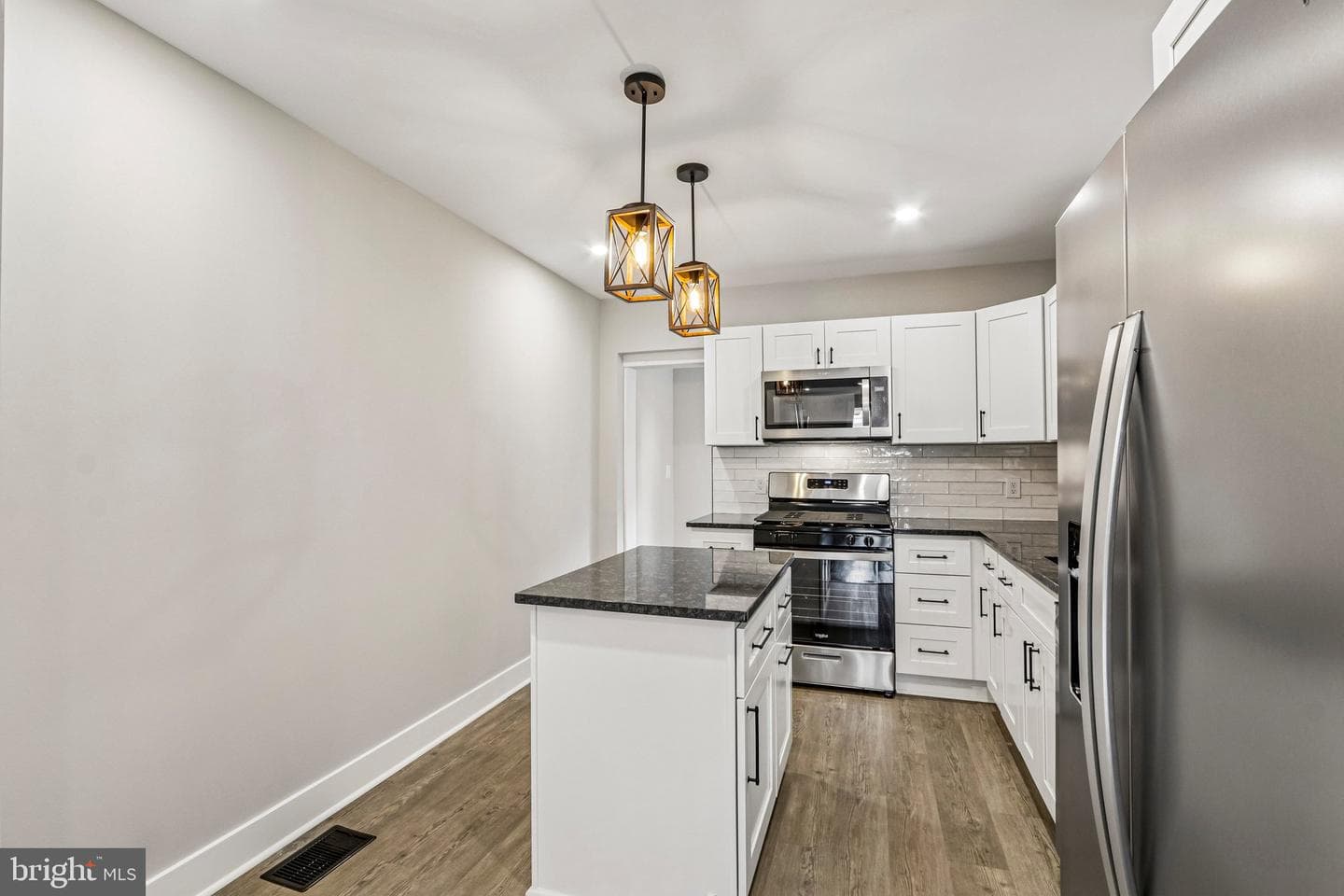 2075 E Venango Street photo 9