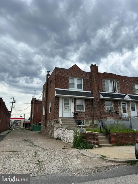 2086 Larue Street photo 3