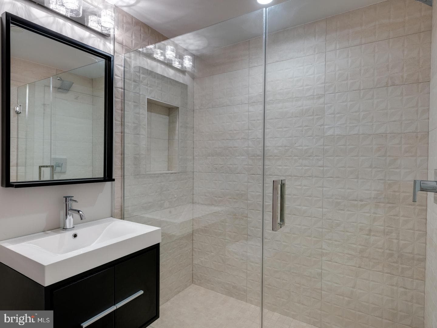 432 Gaskill Street photo 61