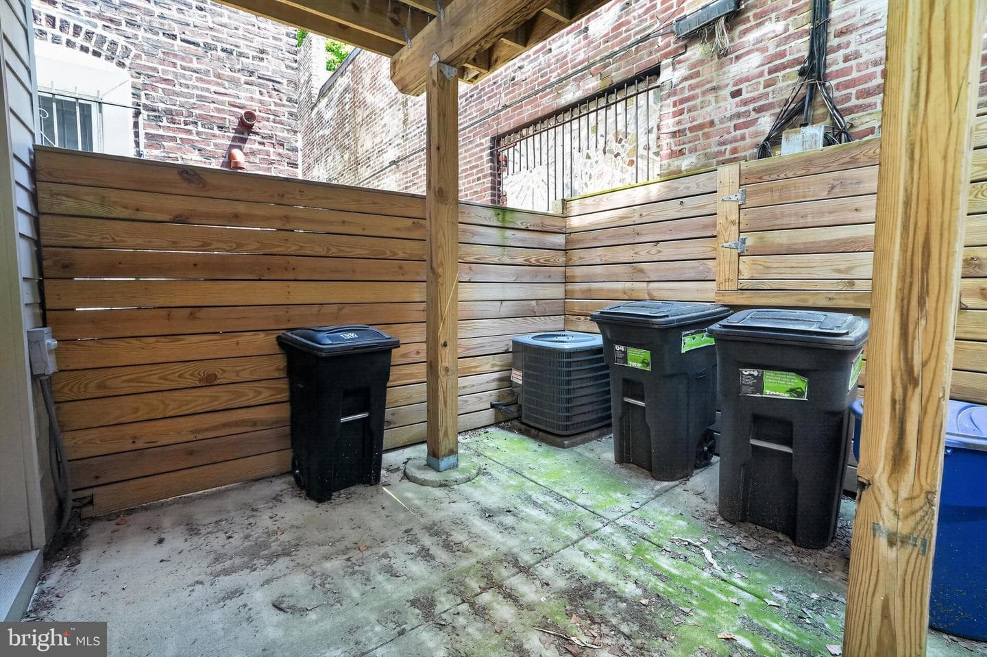 432 Gaskill Street photo 76