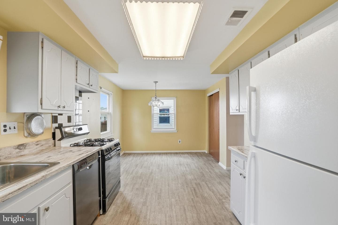 10113 Galahad Road photo 15
