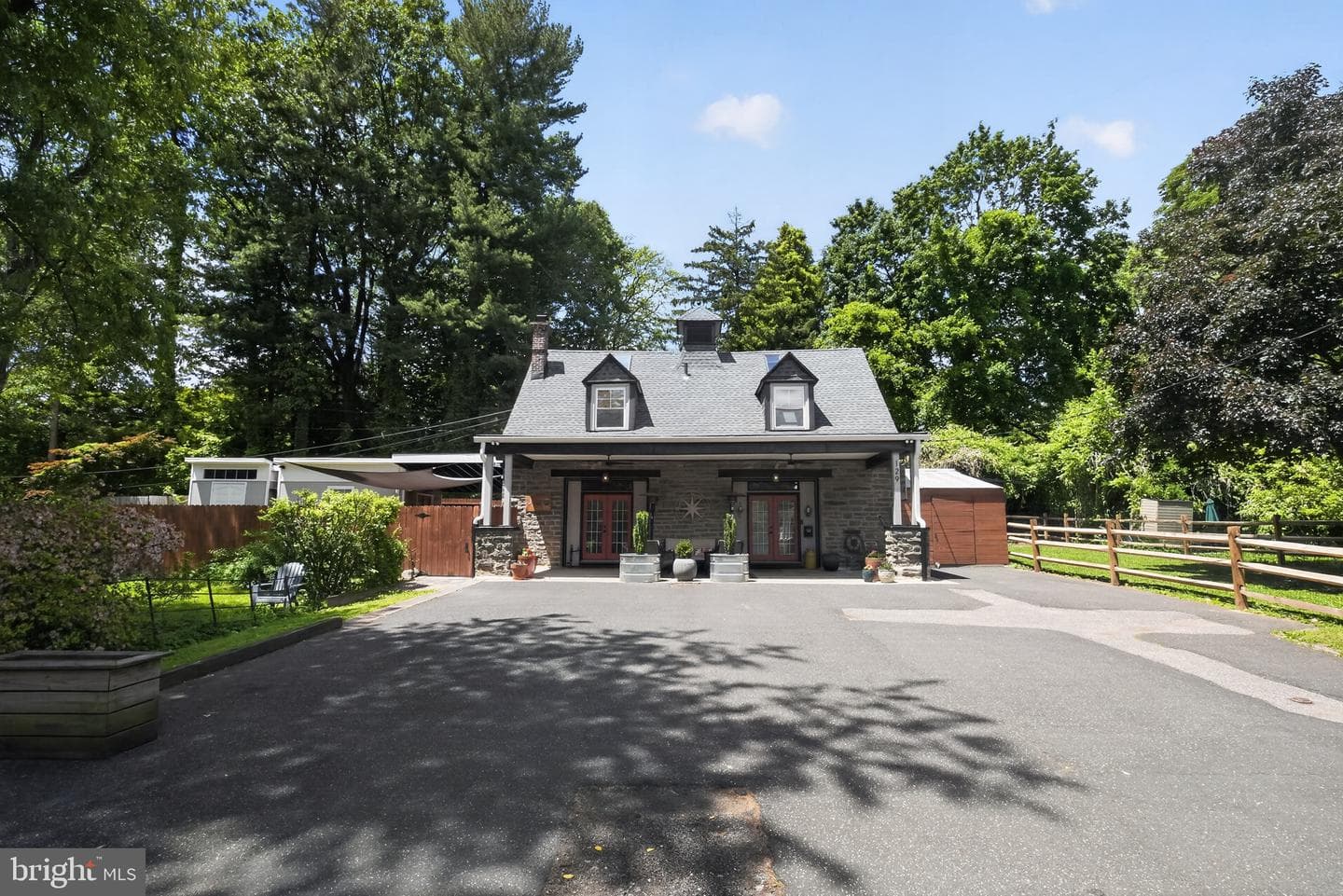 129 E Gorgas Ln