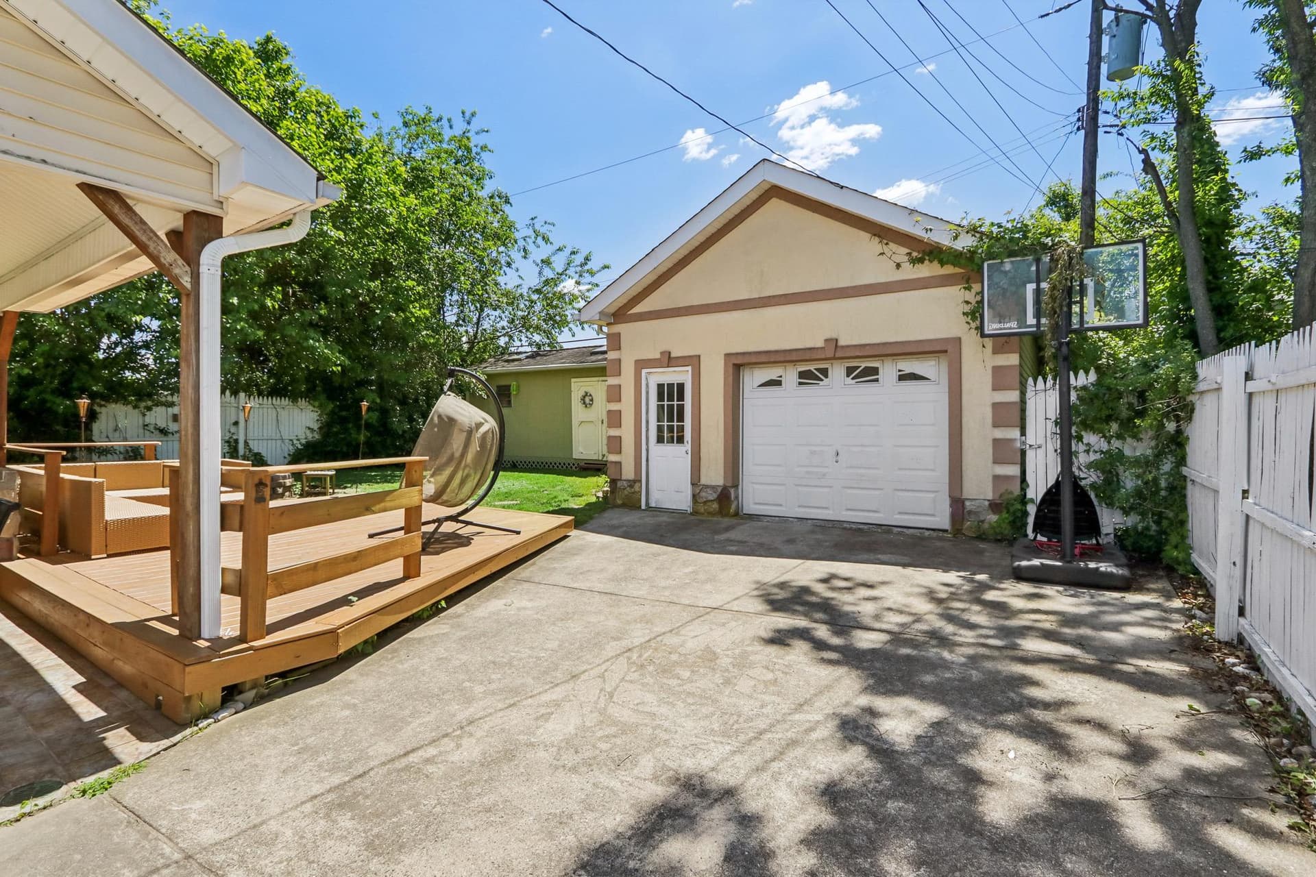 650 Hendrix Street photo 46