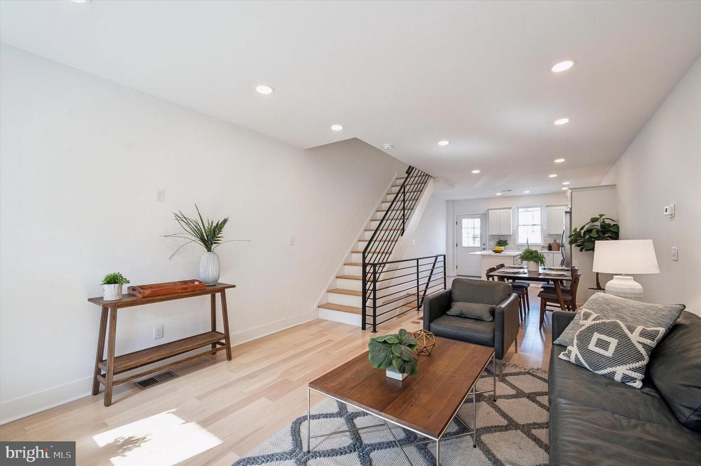 1432 S Newkirk Street photo 3