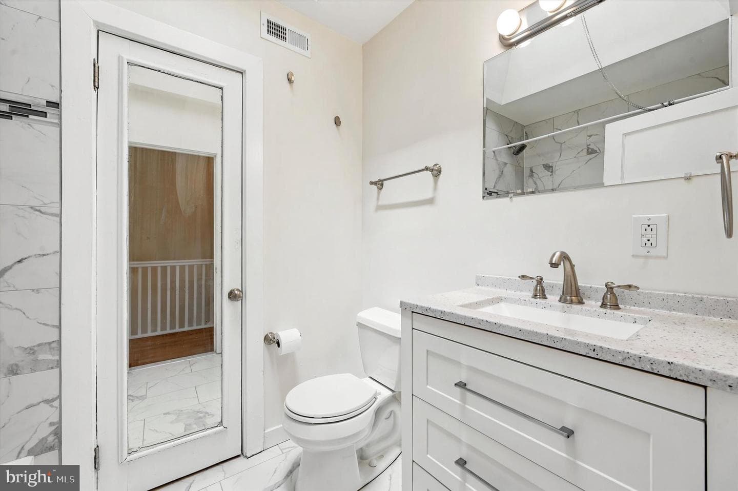 5851 Fernwood Street photo 19
