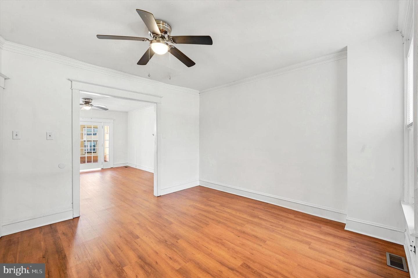 5851 Fernwood Street photo 7