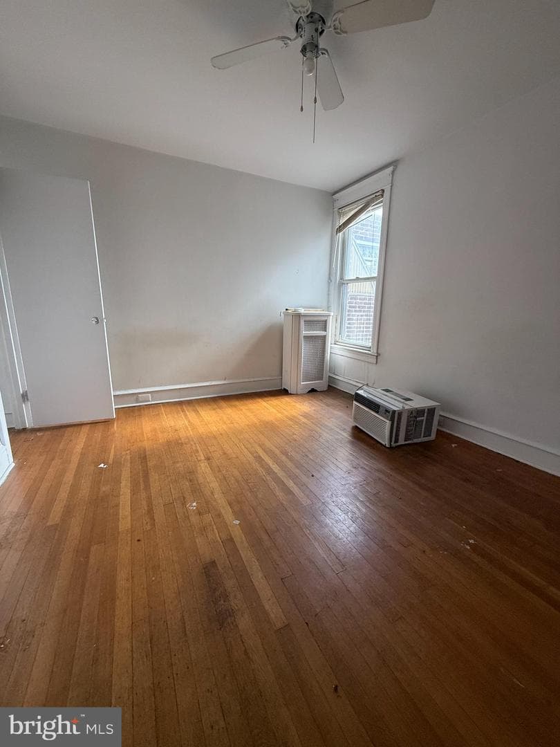 3202 Unruh Avenue photo 9