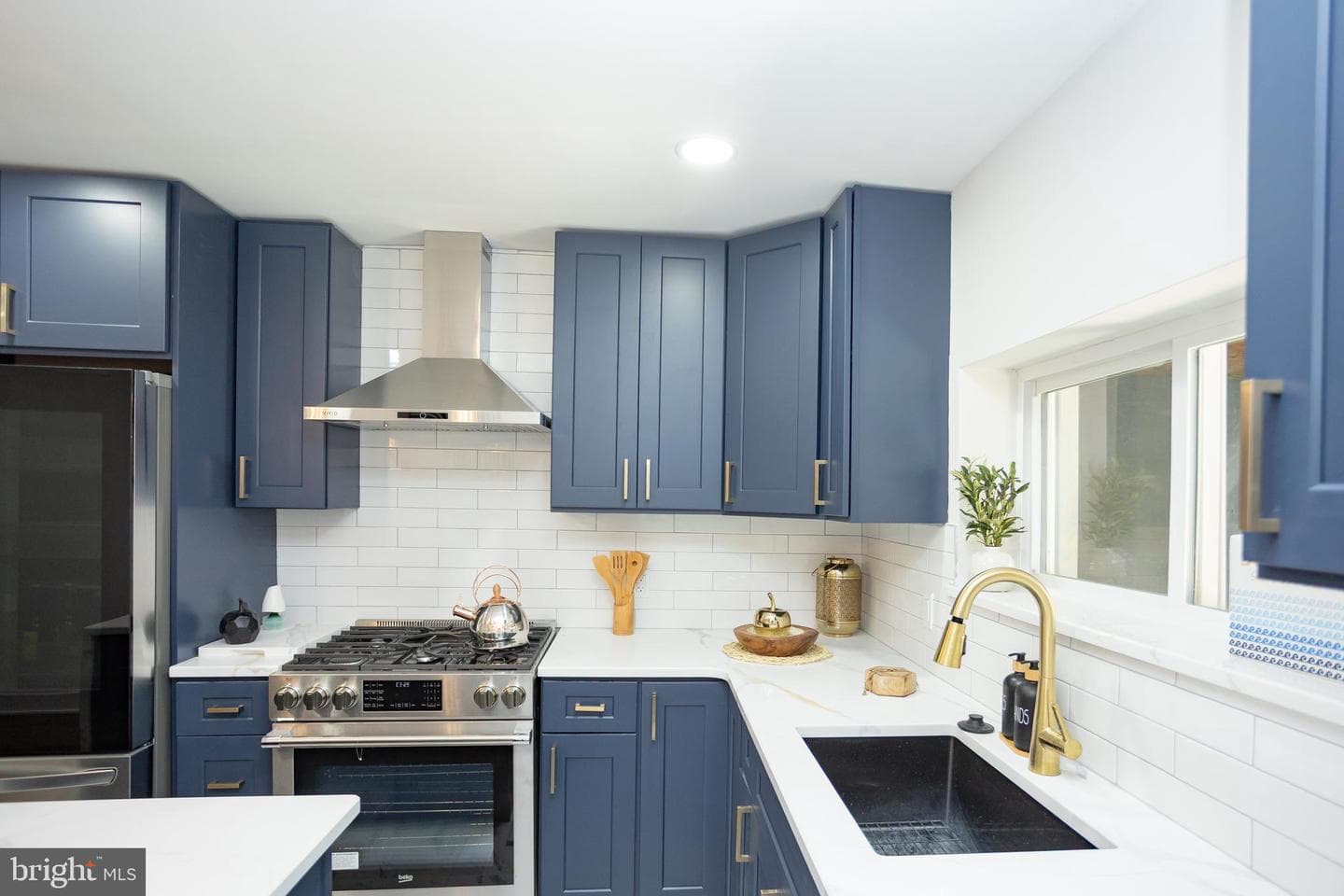 429 Tasker Street photo 11