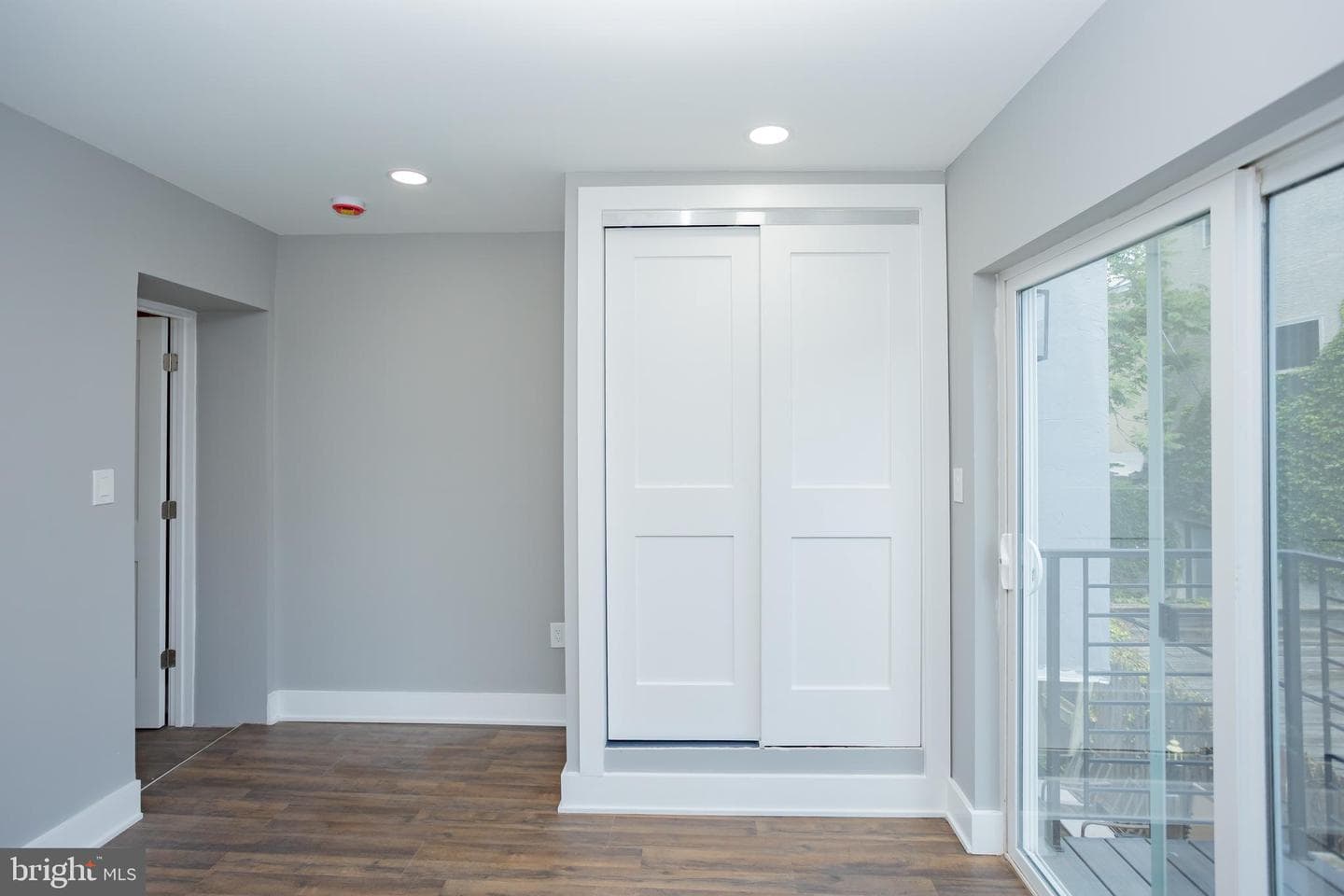 429 Tasker Street photo 42