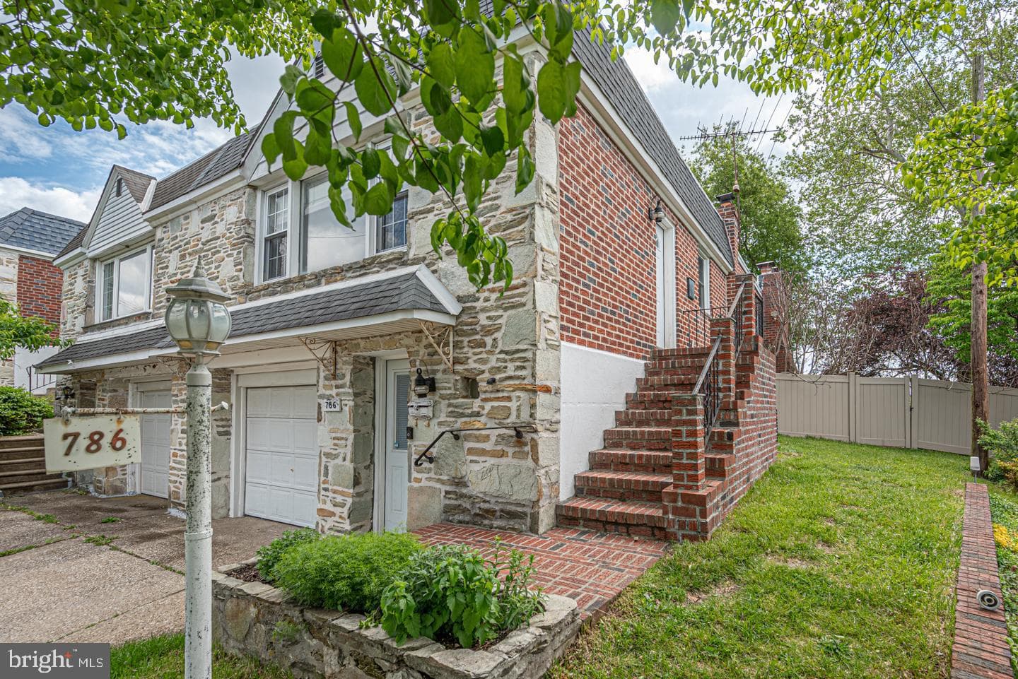 786 Hill Road photo 2