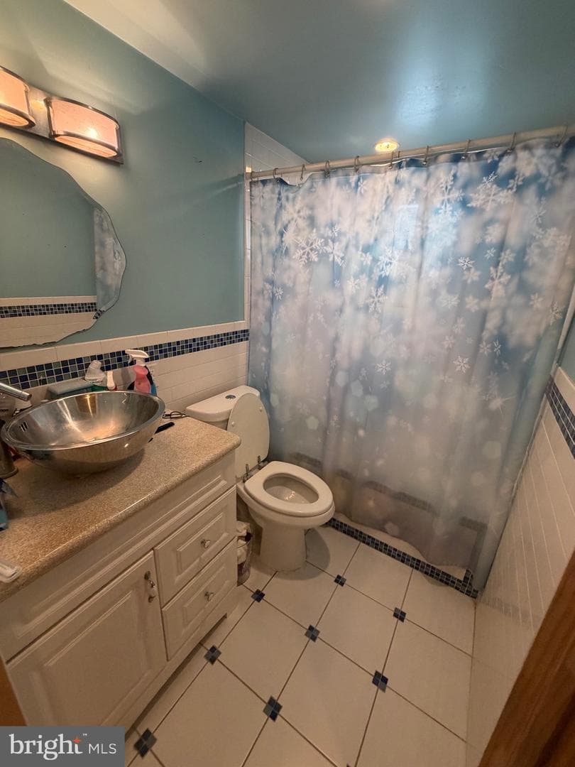 937 Hoffman Street photo 7