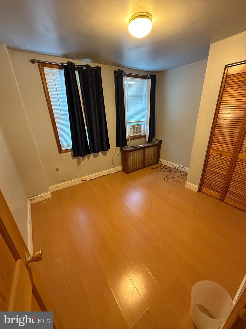 937 Hoffman Street photo 9