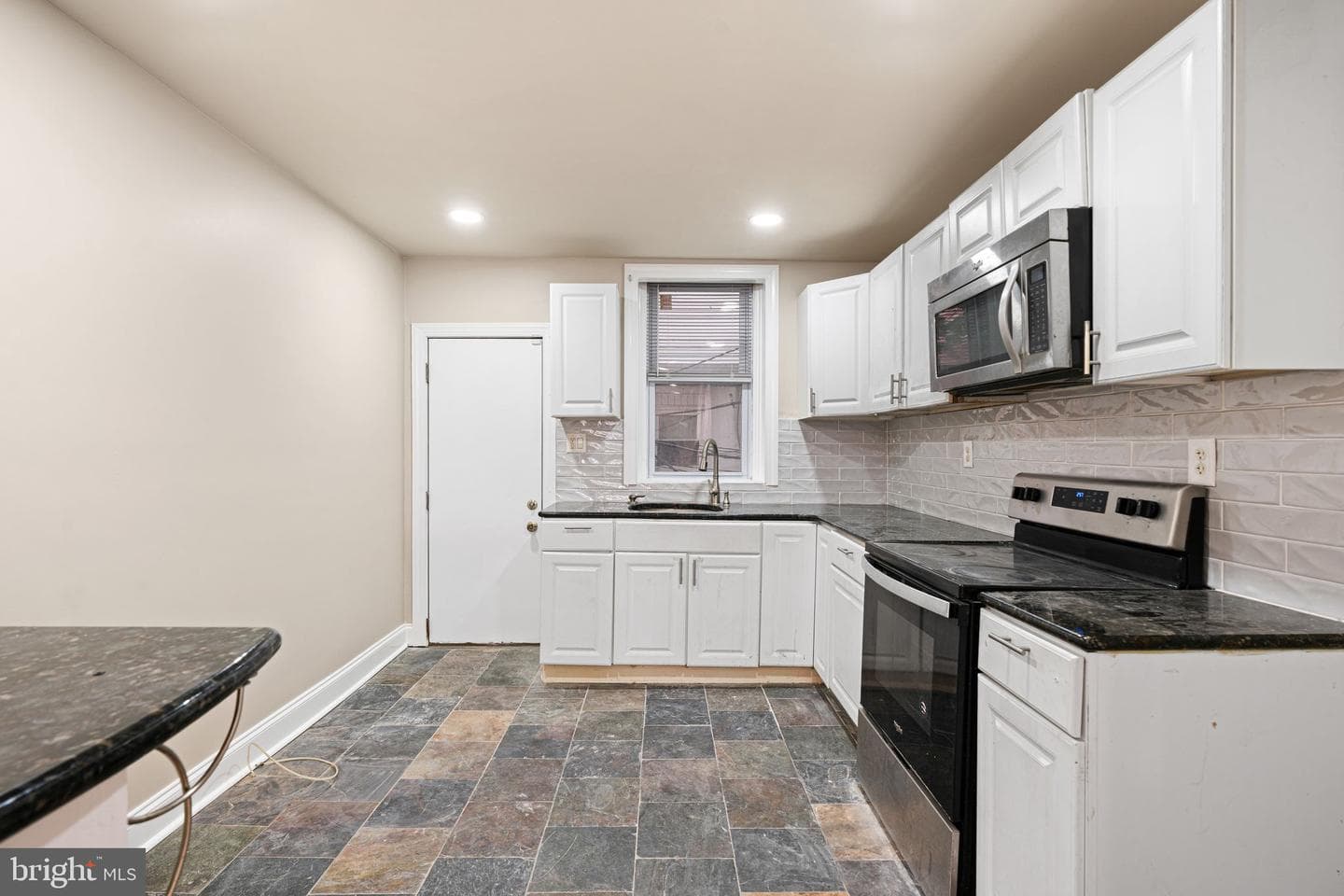 1816 S Alden Street photo 4
