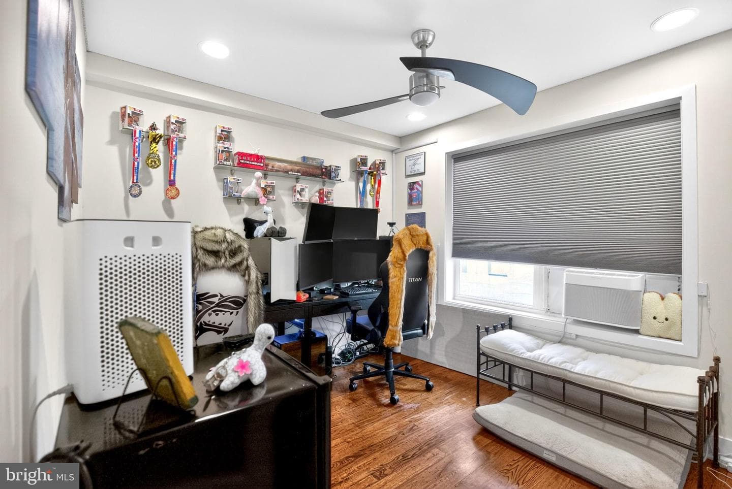 2227 Titan St photo 9
