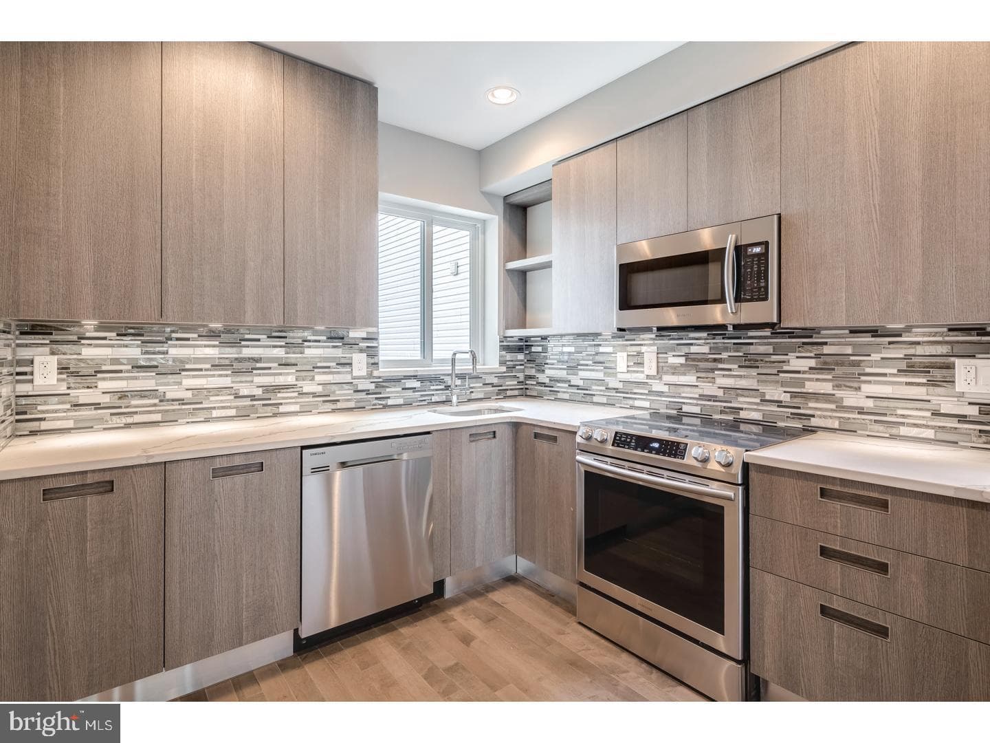 910 N 16th Street #c photo 4