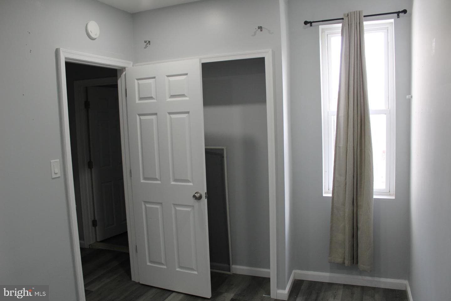 2546 W Seltzer Street photo 11