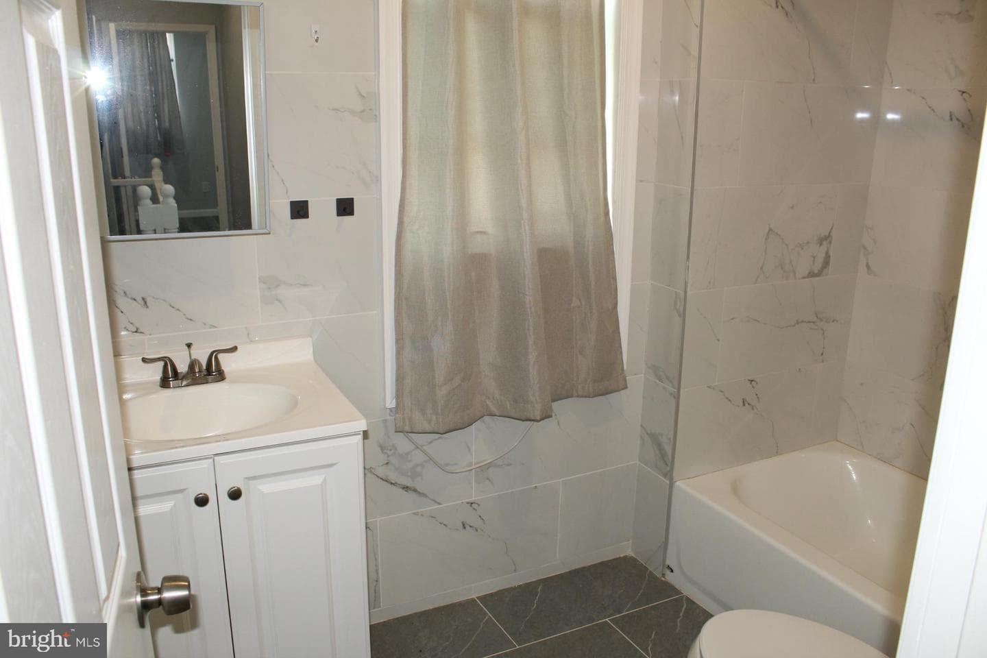 2546 W Seltzer Street photo 15