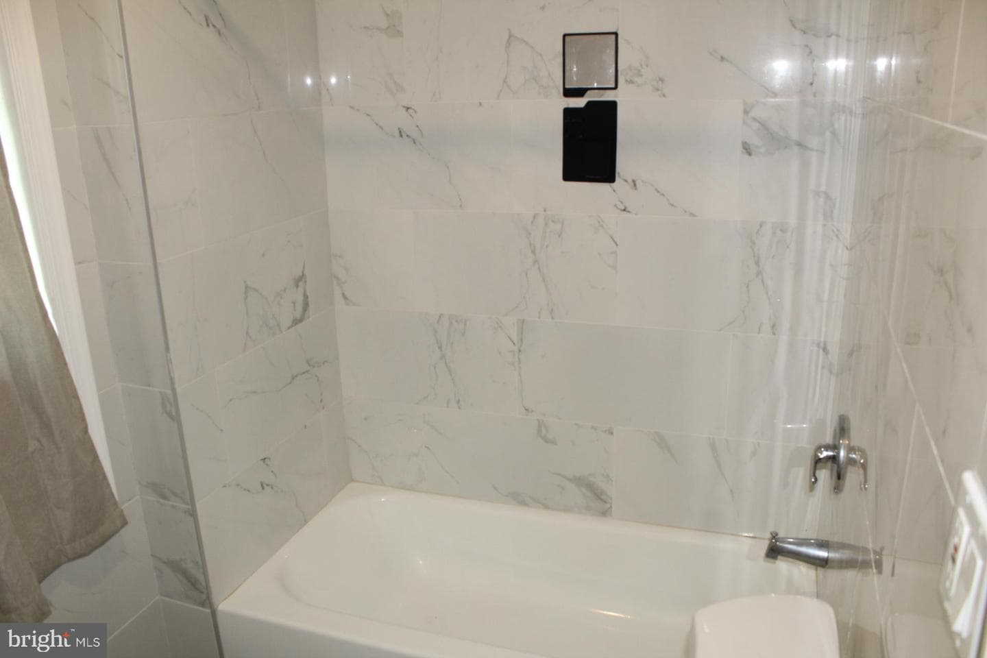 2546 W Seltzer Street photo 16