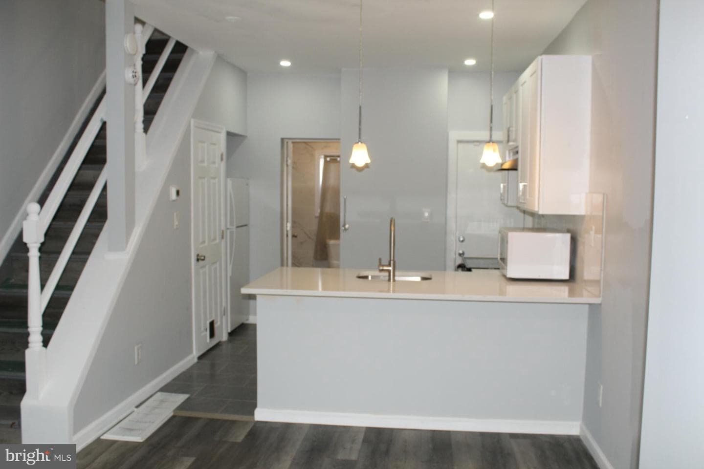 2546 W Seltzer Street photo 6