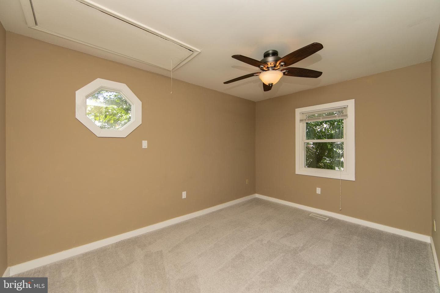 335 Cinnaminson Street photo 32