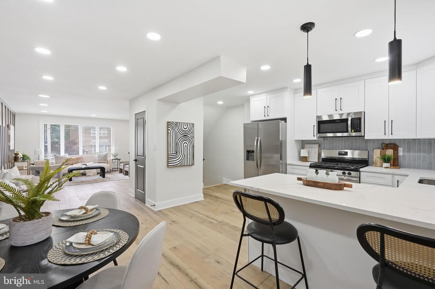 2822 Maxwell Street photo 23