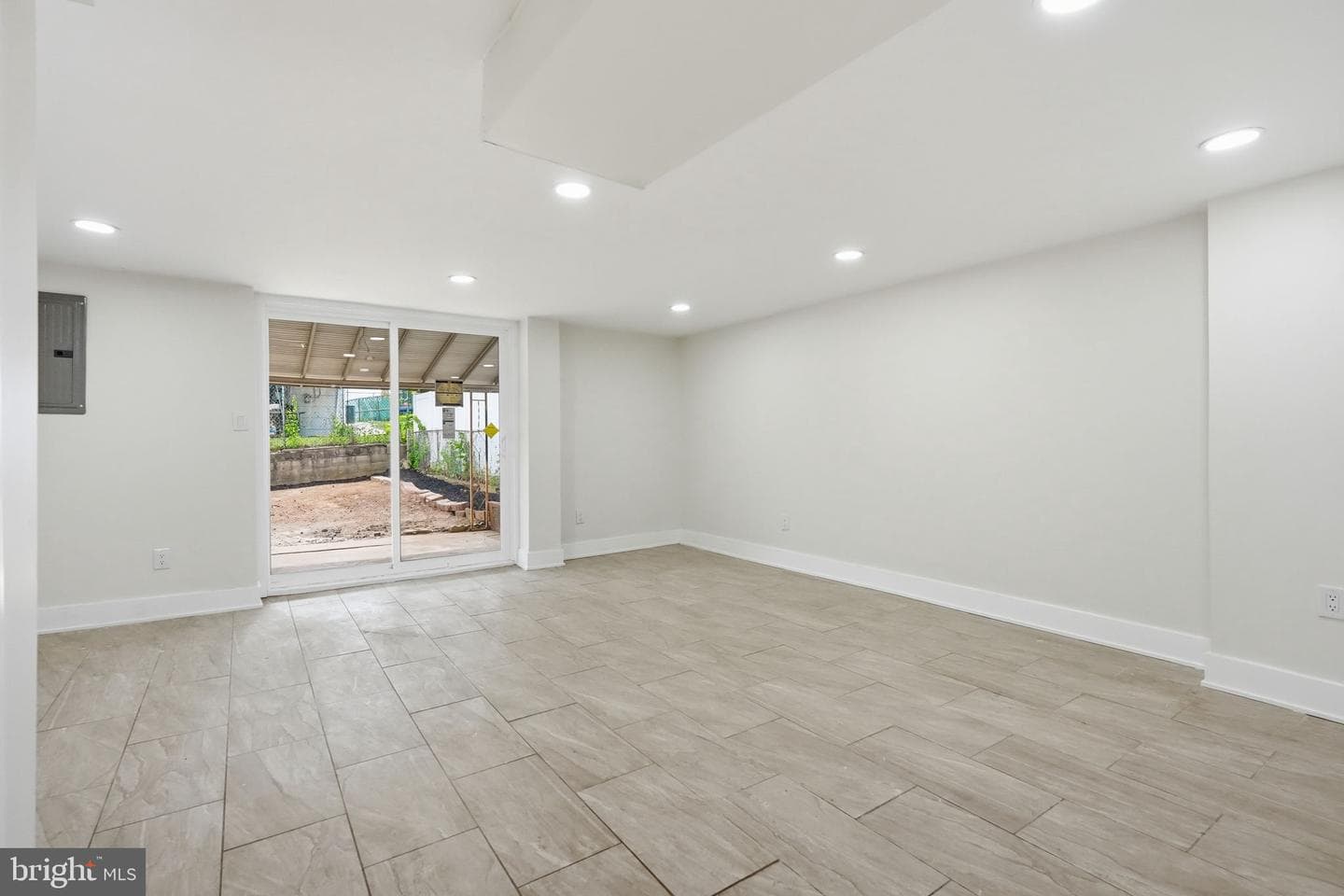 2822 Maxwell Street photo 27