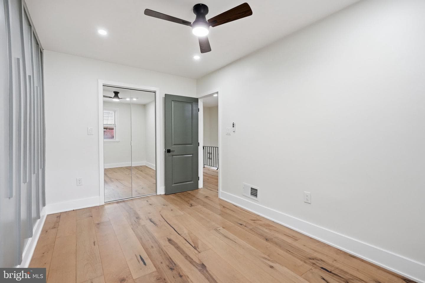 2822 Maxwell Street photo 37