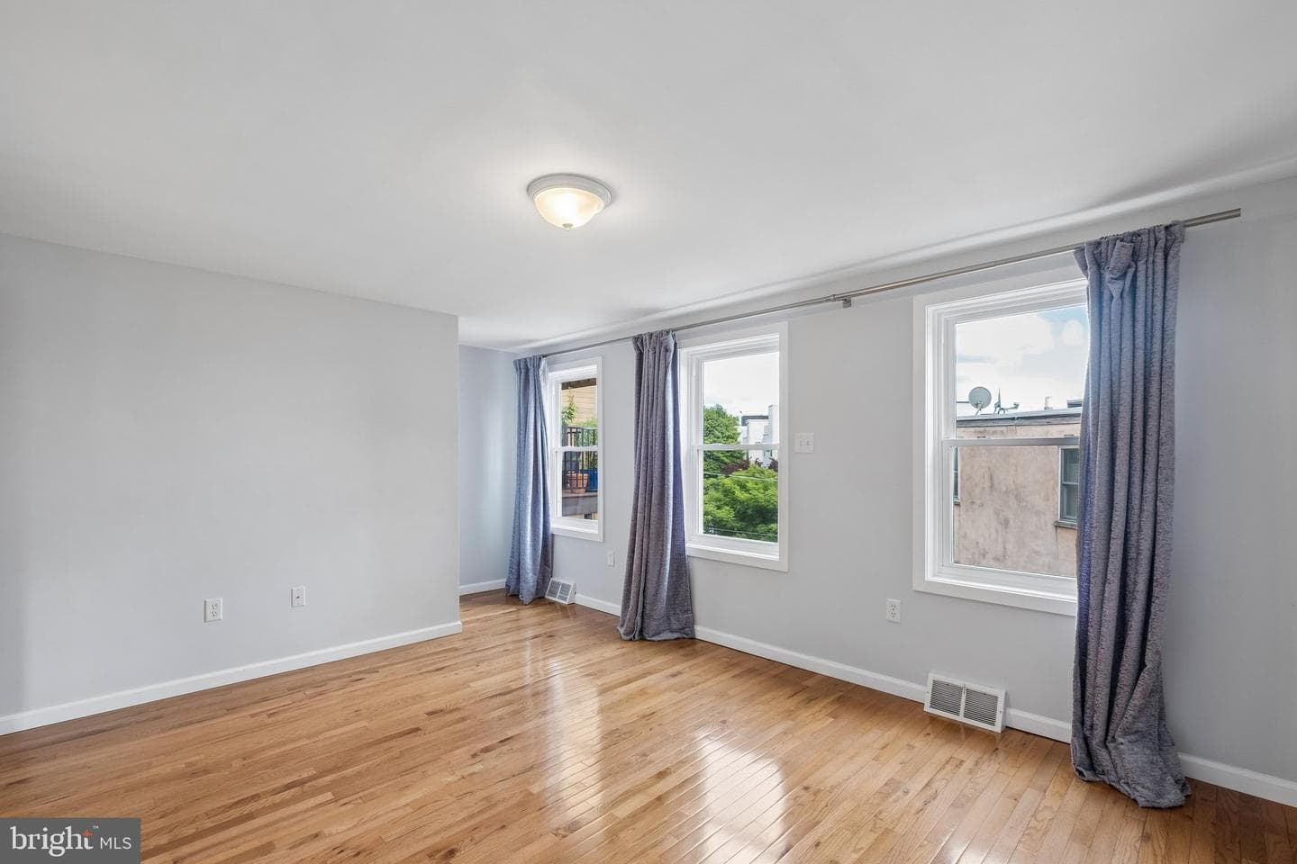 2305 Grays Ferry Ave photo 18