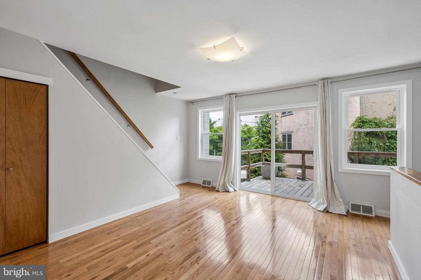 2305 Grays Ferry Ave photo 6