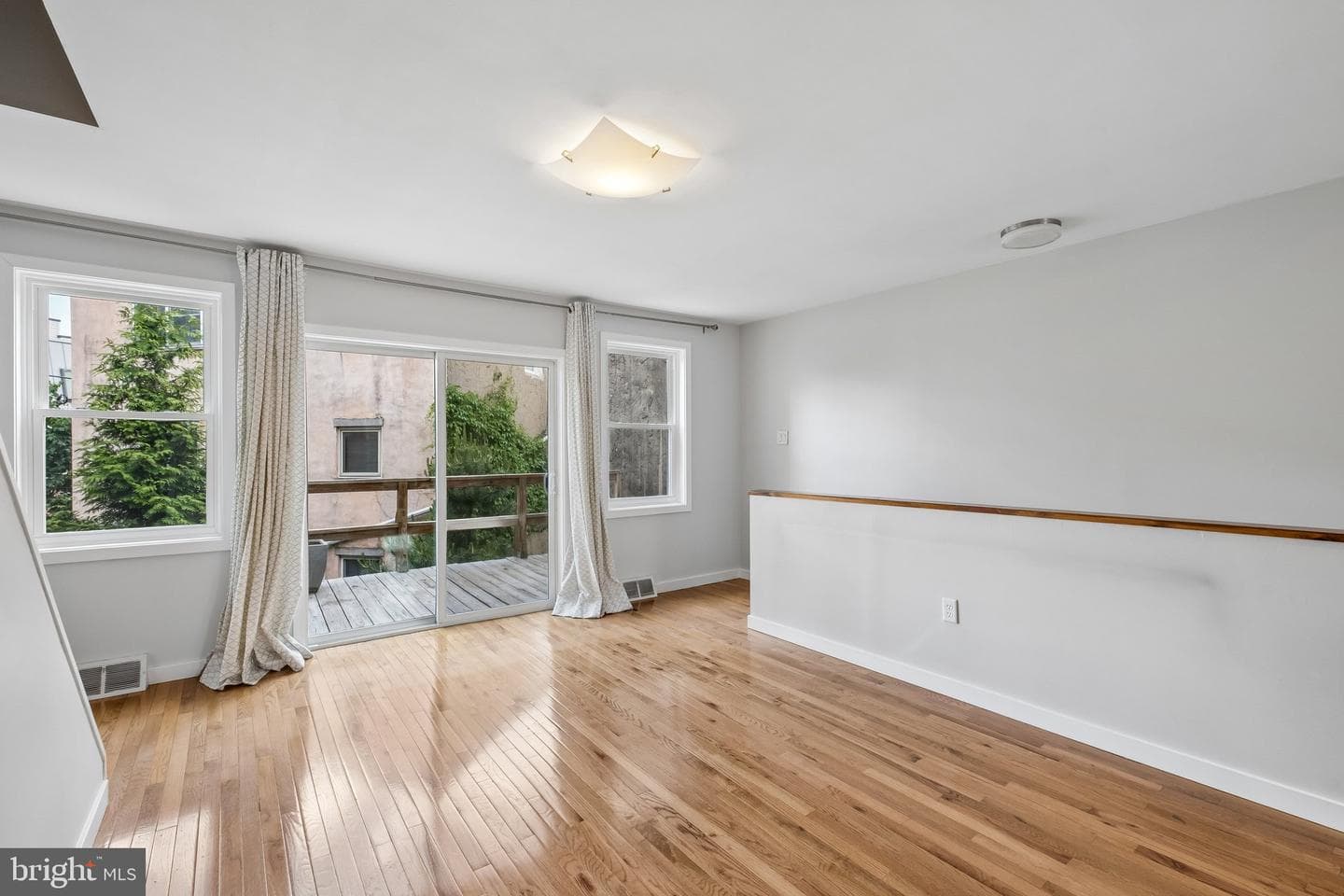 2305 Grays Ferry Ave photo 7