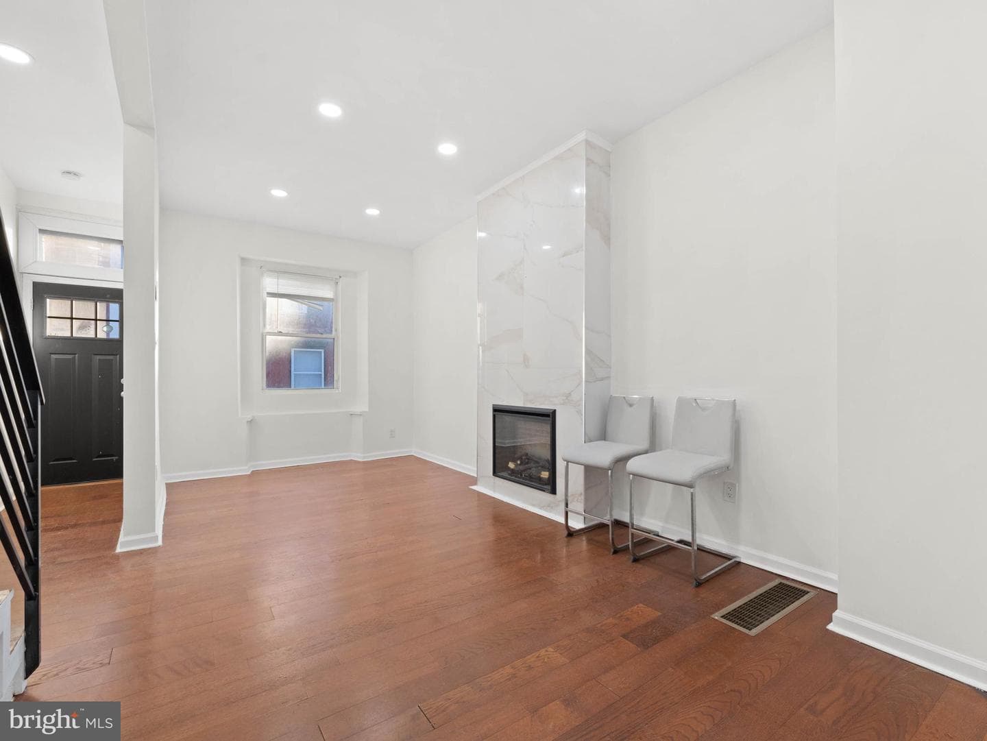 2443 Nicholas Street photo 4