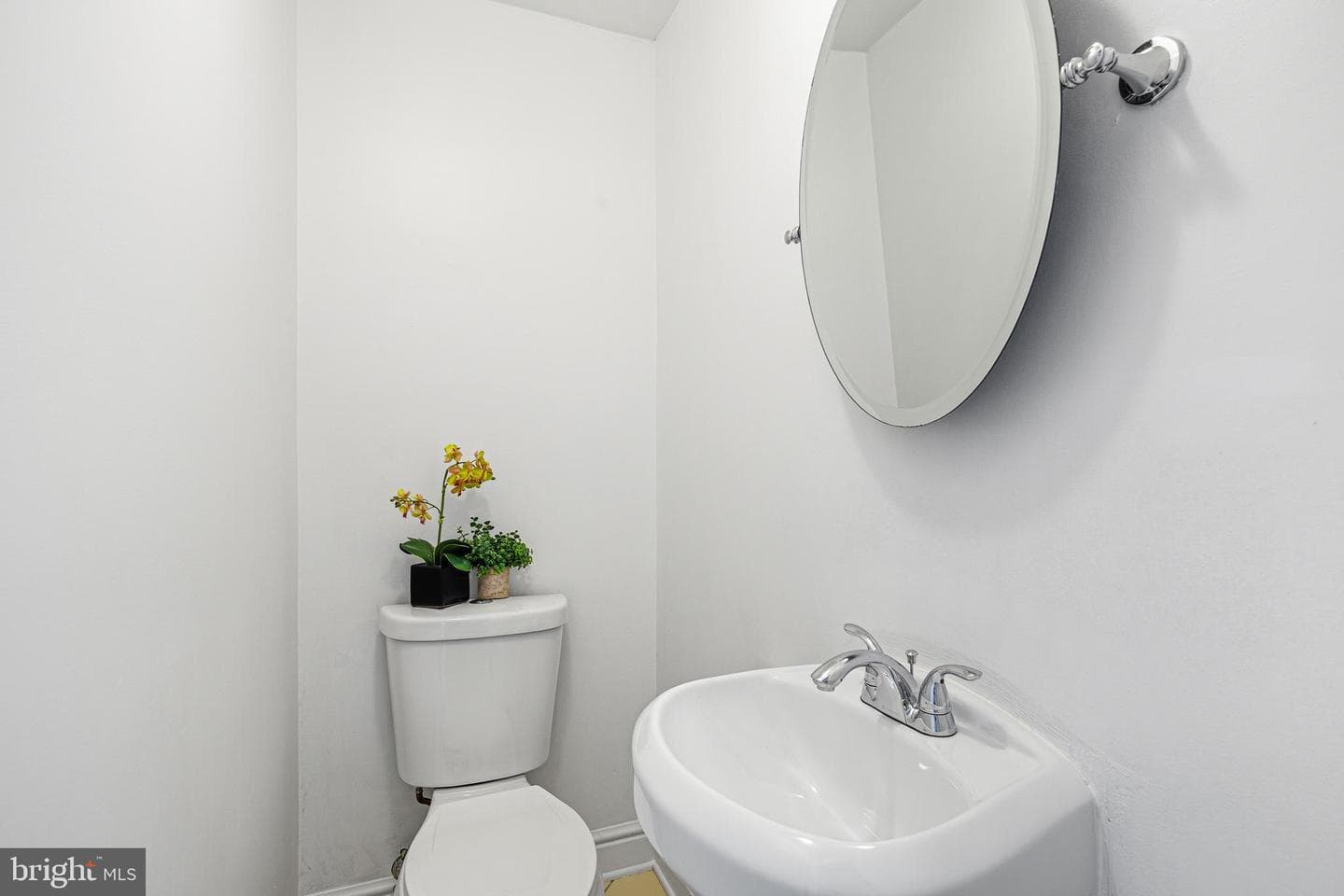 15063 London Road photo 10