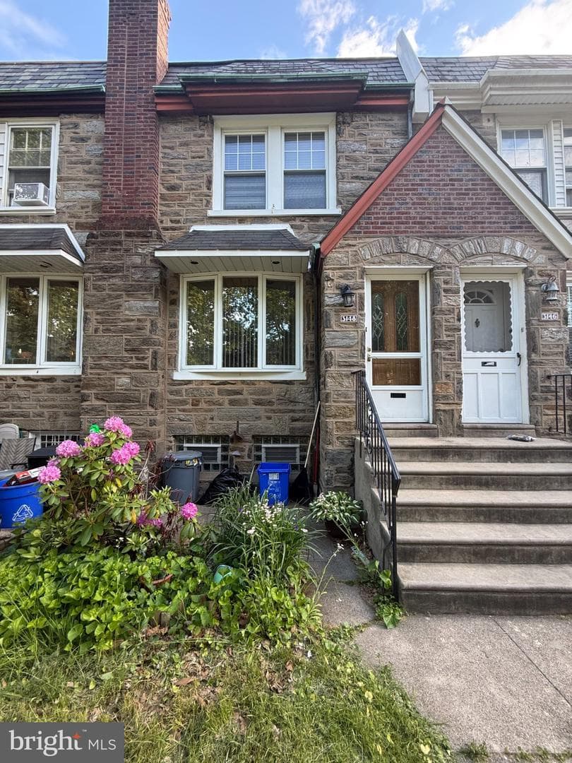 3148 Rawle St photo 2