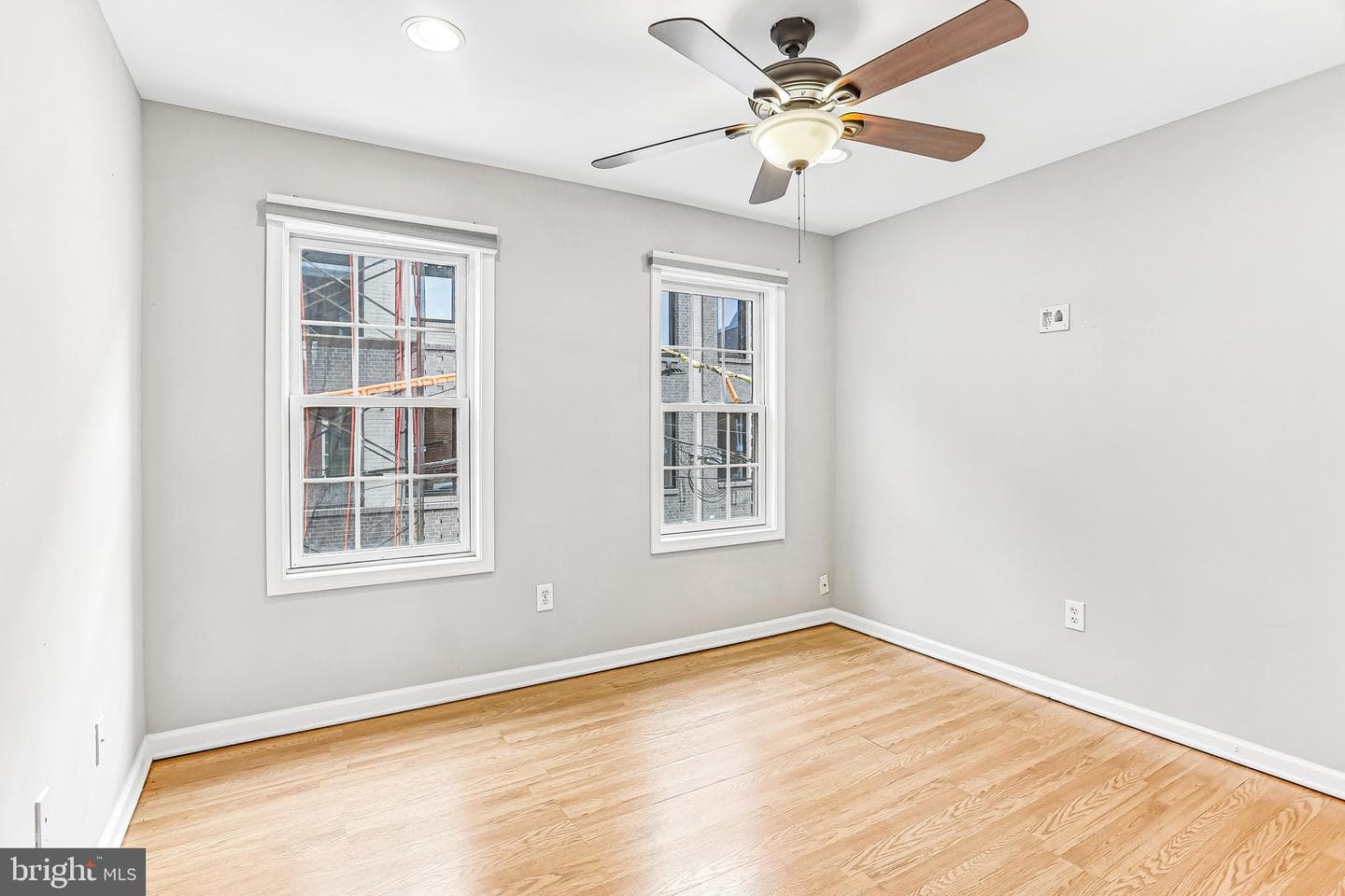2337 Montrose Street photo 8