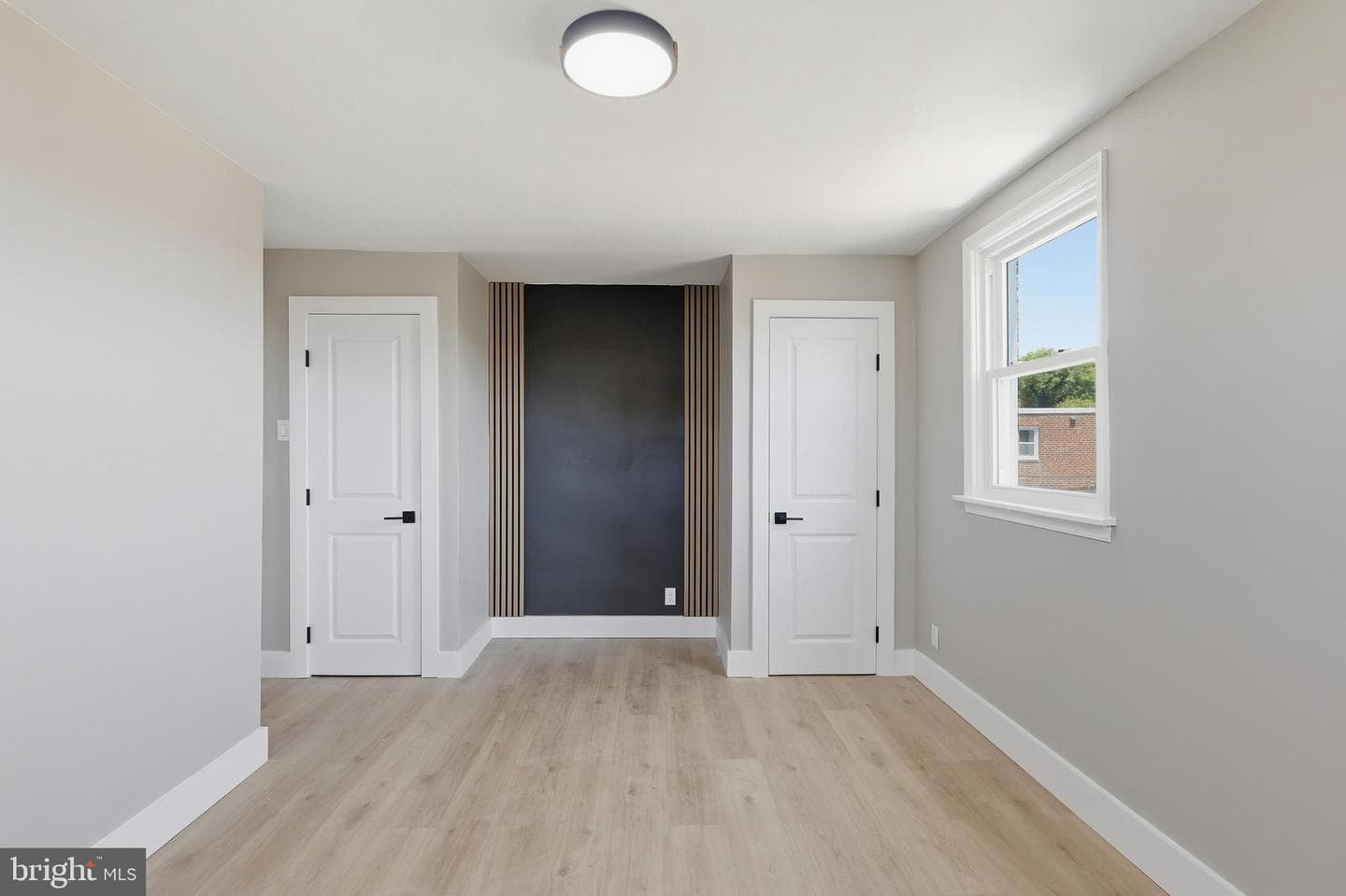 1030 E Sedgwick Street photo 20