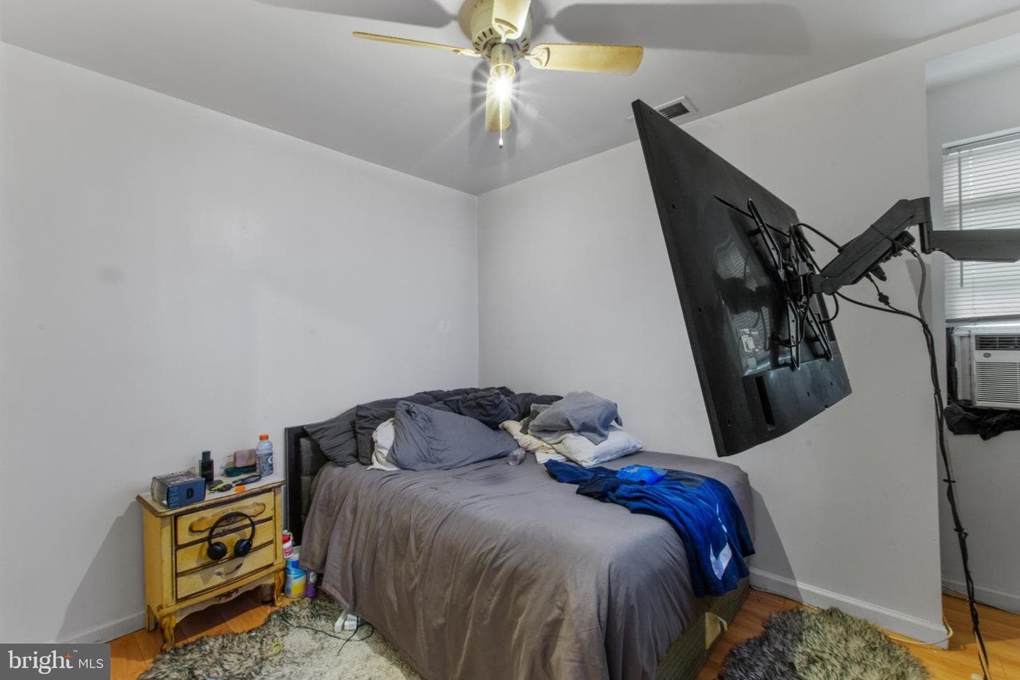 1422 W Tioga St photo 16
