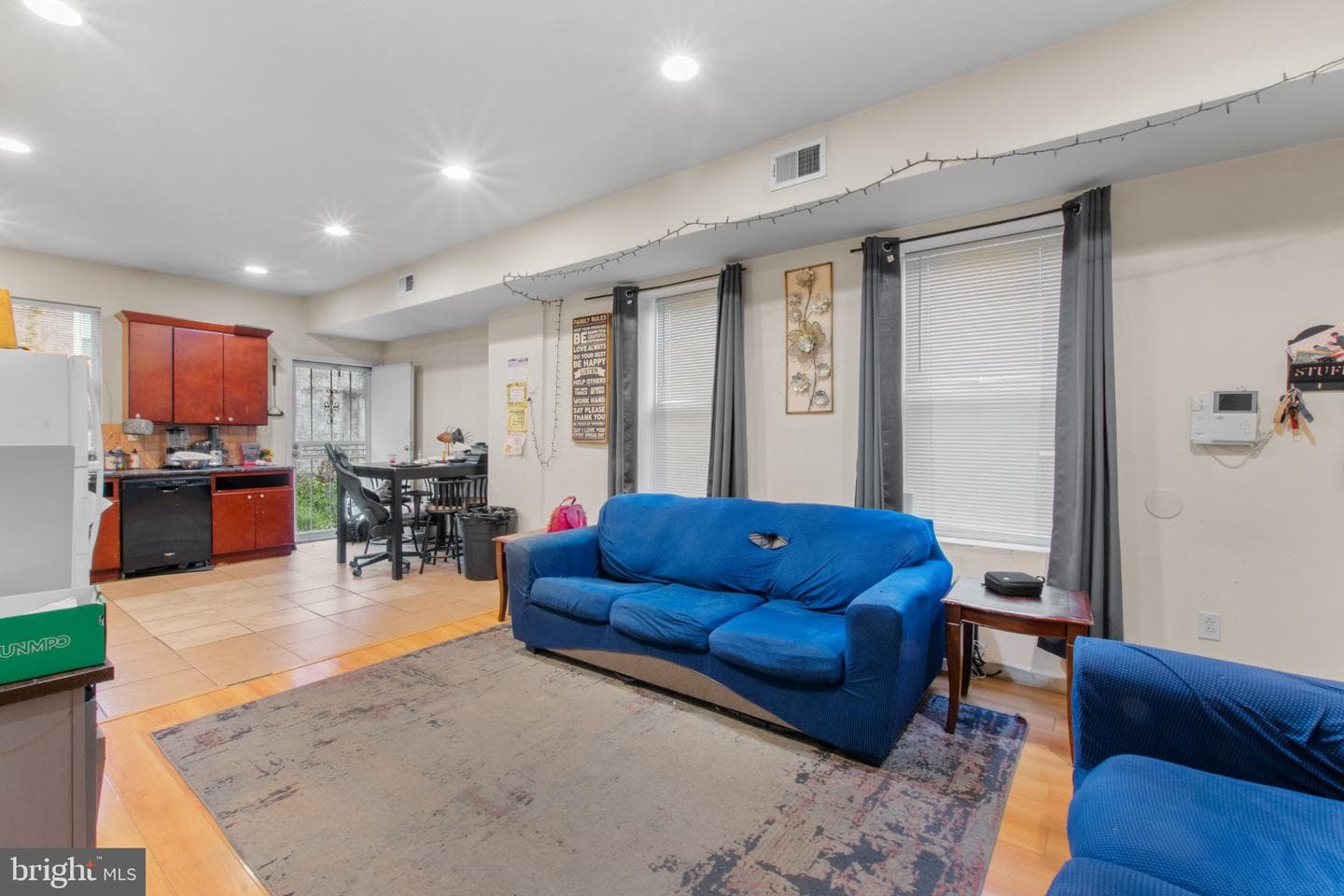 1422 W Tioga St photo 24