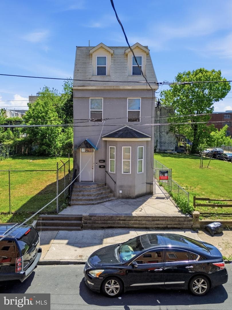 1422 W Tioga St photo 38