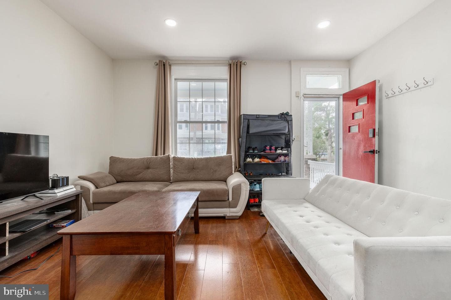 464 Monastery Avenue photo 4