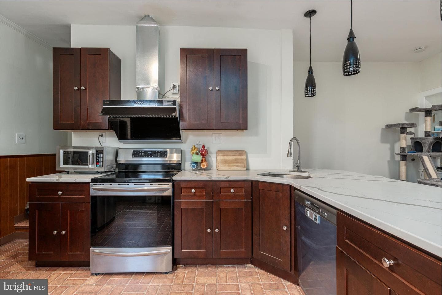 464 Monastery Avenue photo 8