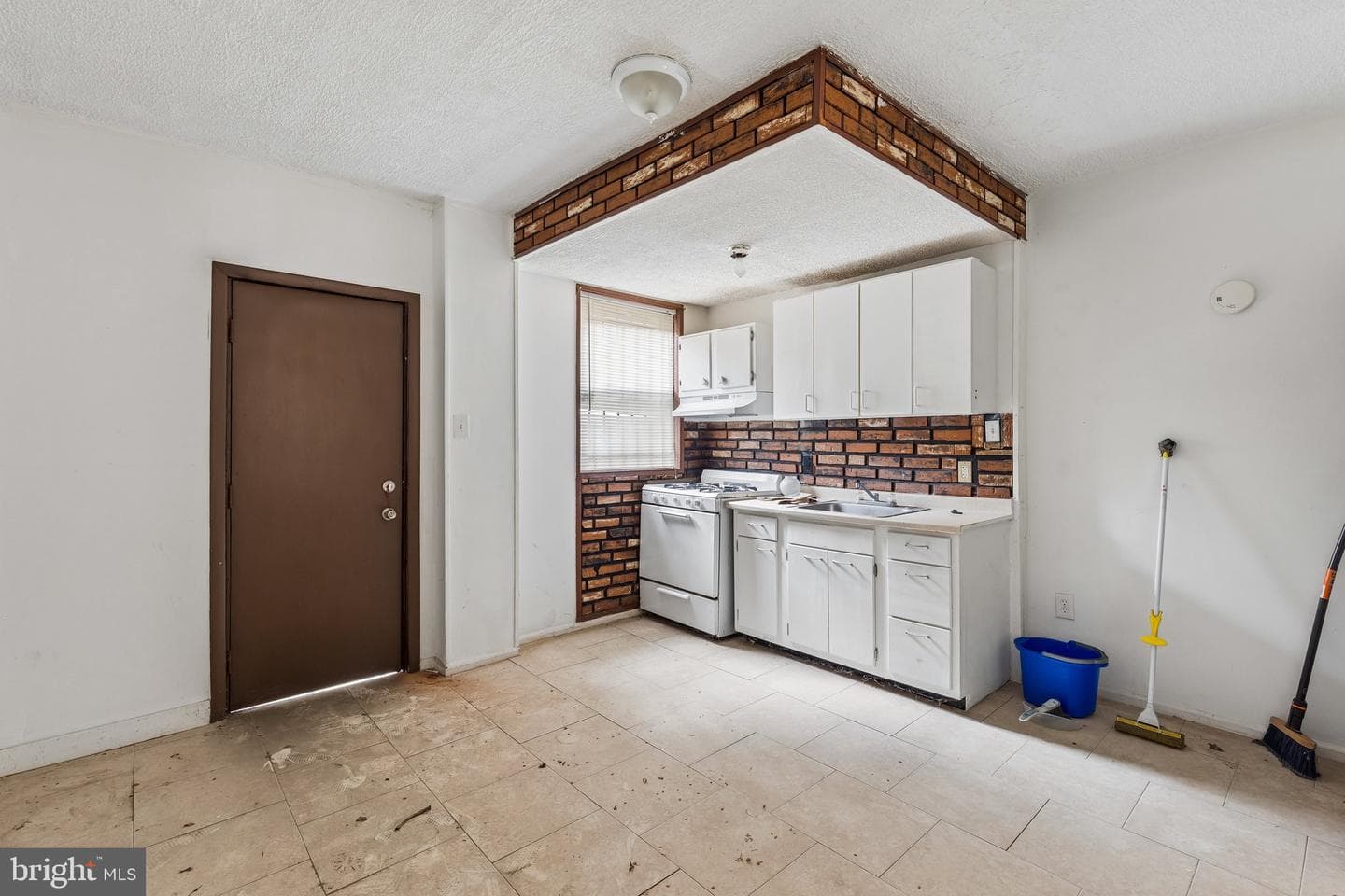 1448 S Bouvier Street photo 7
