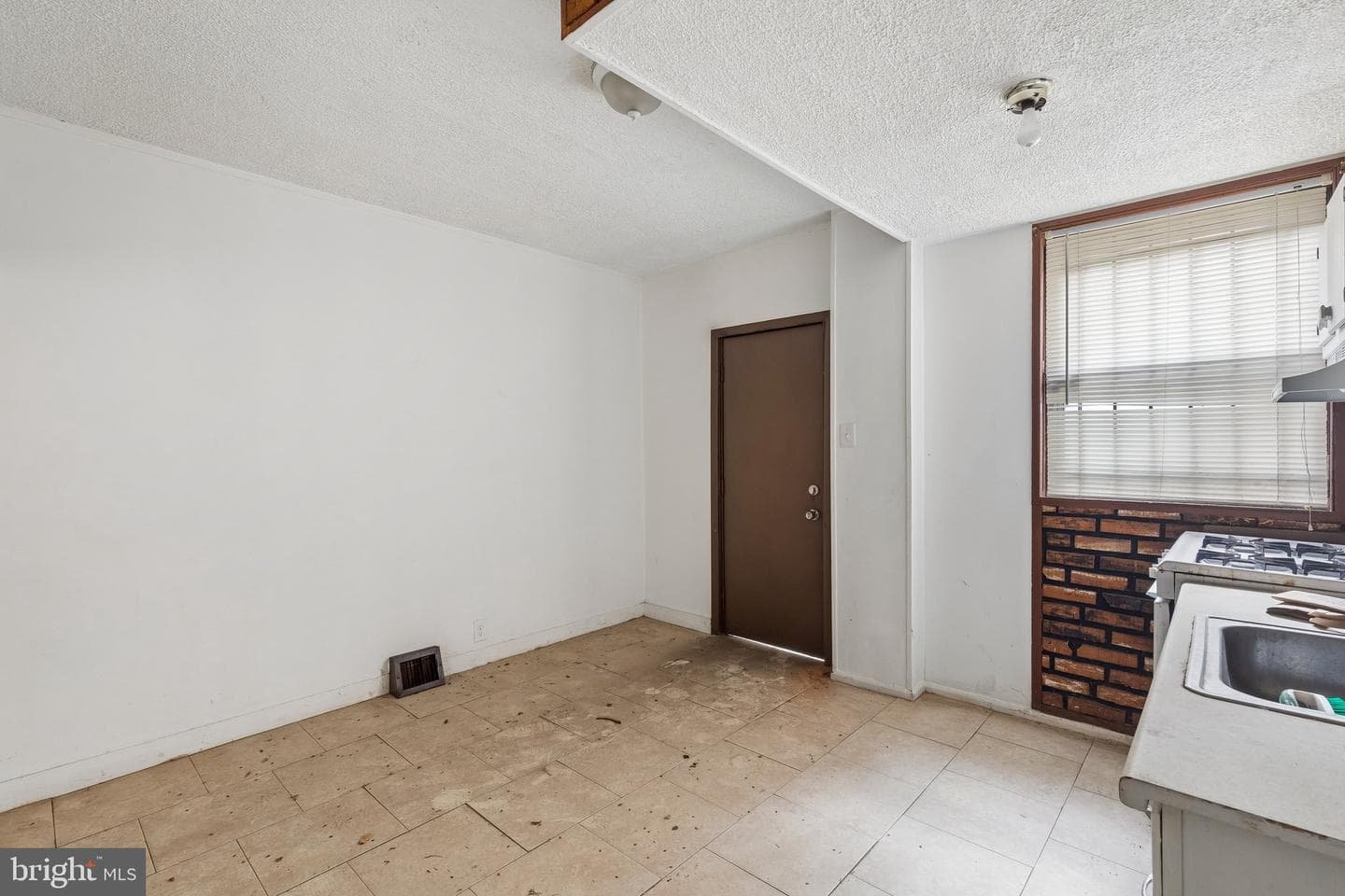 1448 S Bouvier Street photo 8