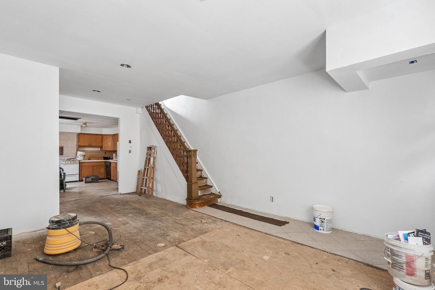 1932 S Bouvier Street photo 3