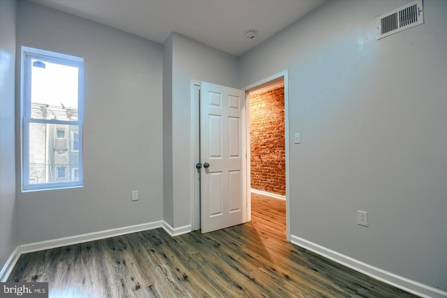 107 N Yewdall Street photo 11