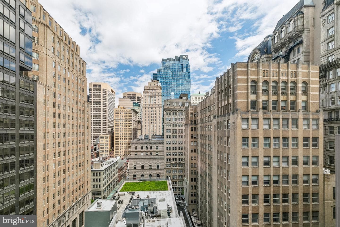 1425 Locust St # 14A photo 1