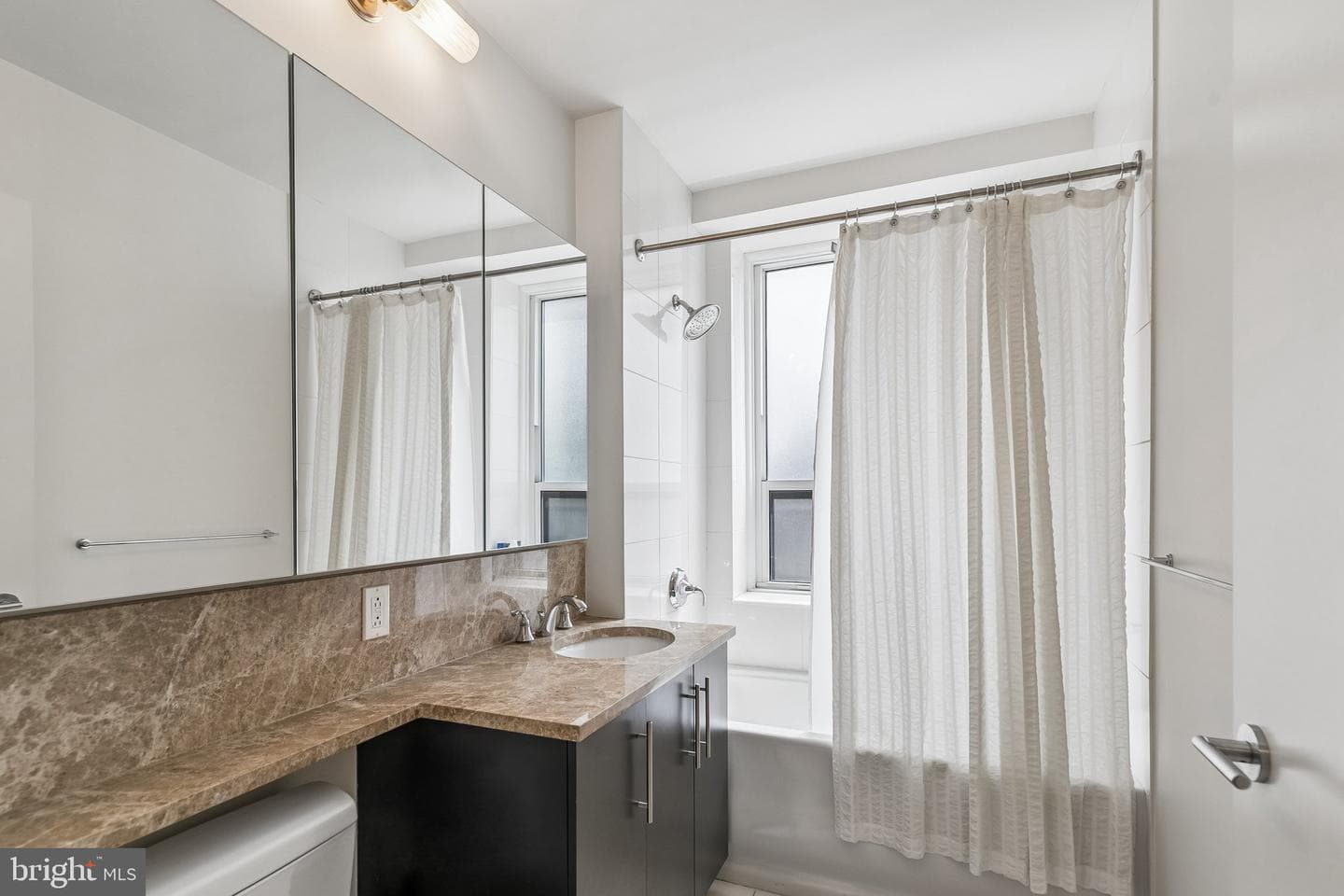1425 Locust St # 14A photo 6