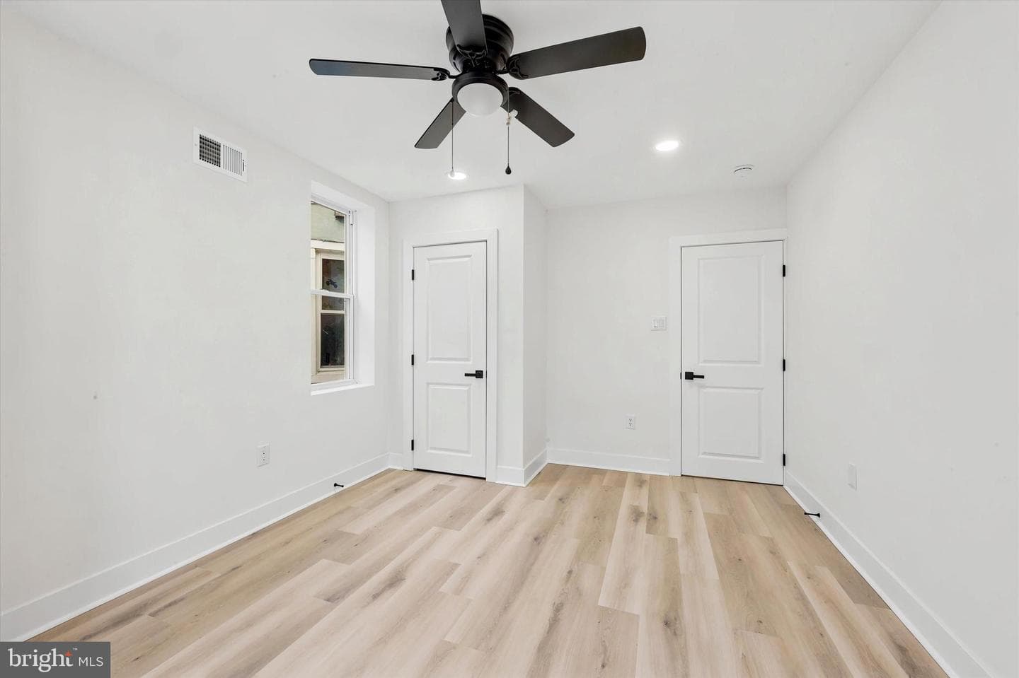 5751 Rodman Street photo 11