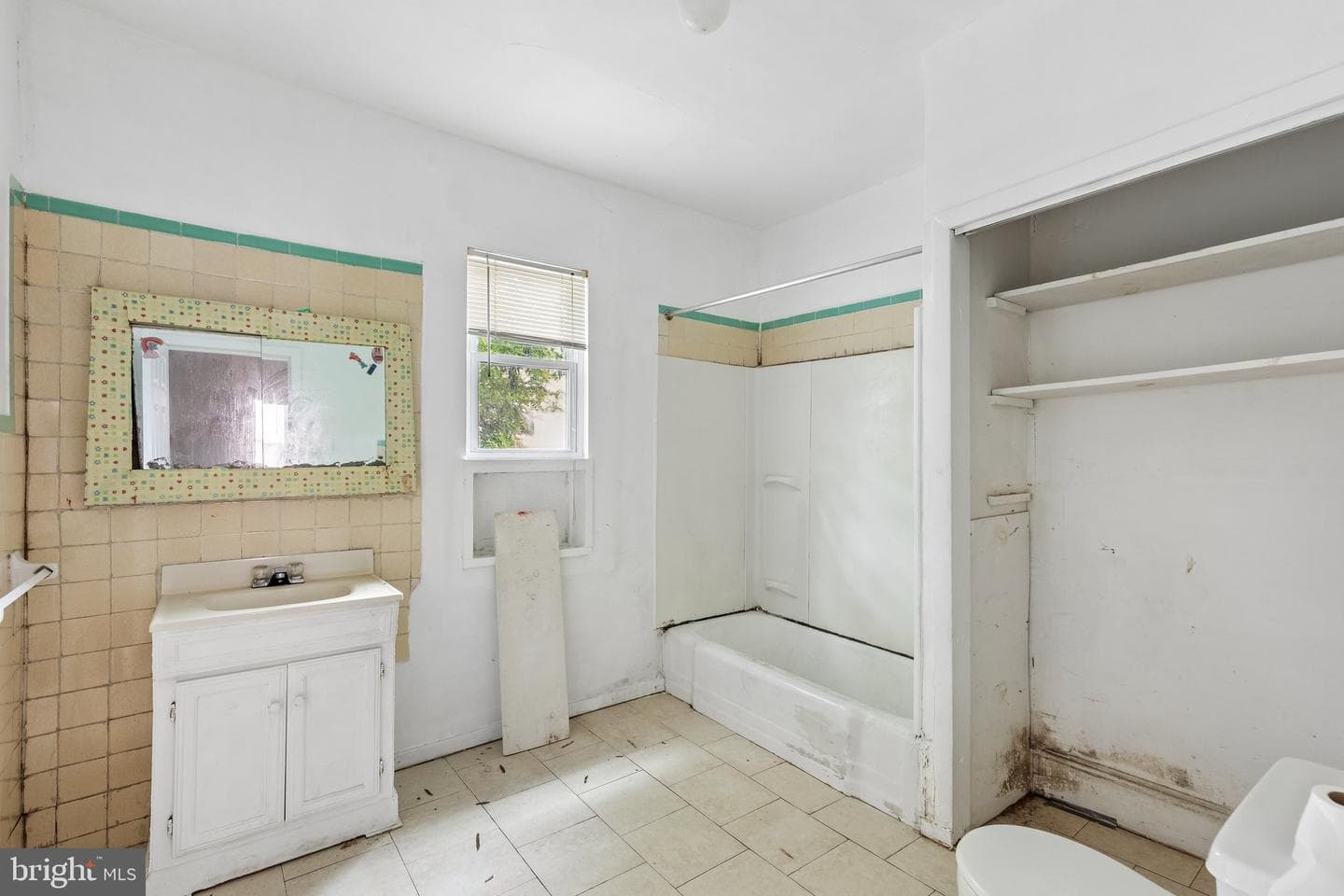 2512 S Fairhill St photo 7