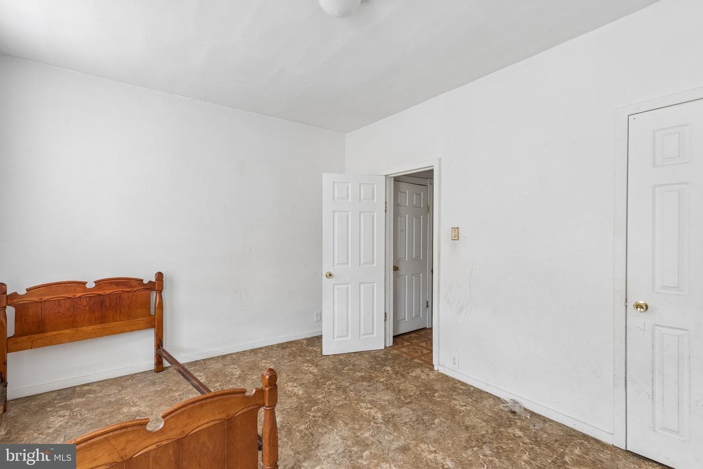 2512 S Fairhill St photo 9