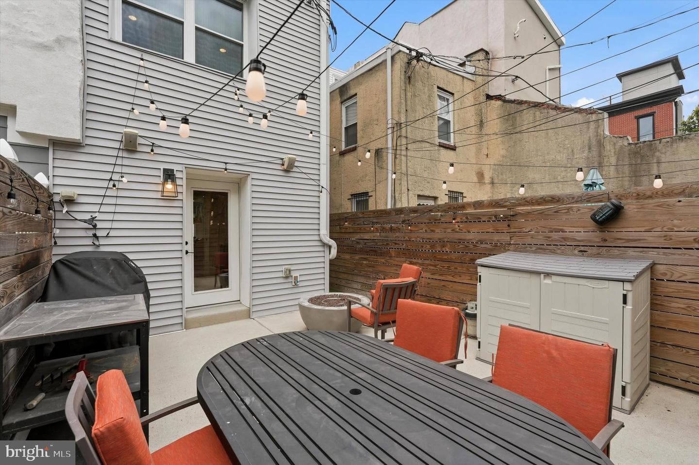 2304 Christian Street photo 11
